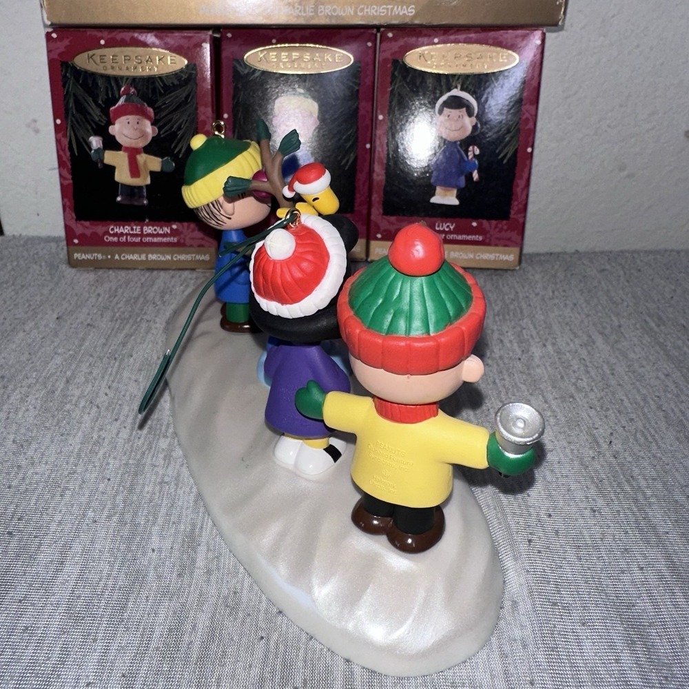 VTG HALLMARK ORNAMENT CHRISTMAS *SEASON OF JOY CHARLIE LUCY LINUS  PEANUTS - Picture 6 of 6